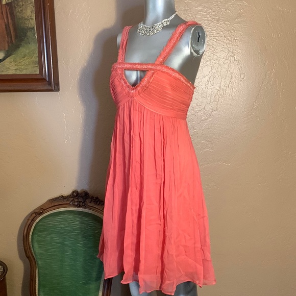 BCBGMAXAZRIA Coral 100% Sillk Mini Dress. Sz 6 - Picture 1 of 6